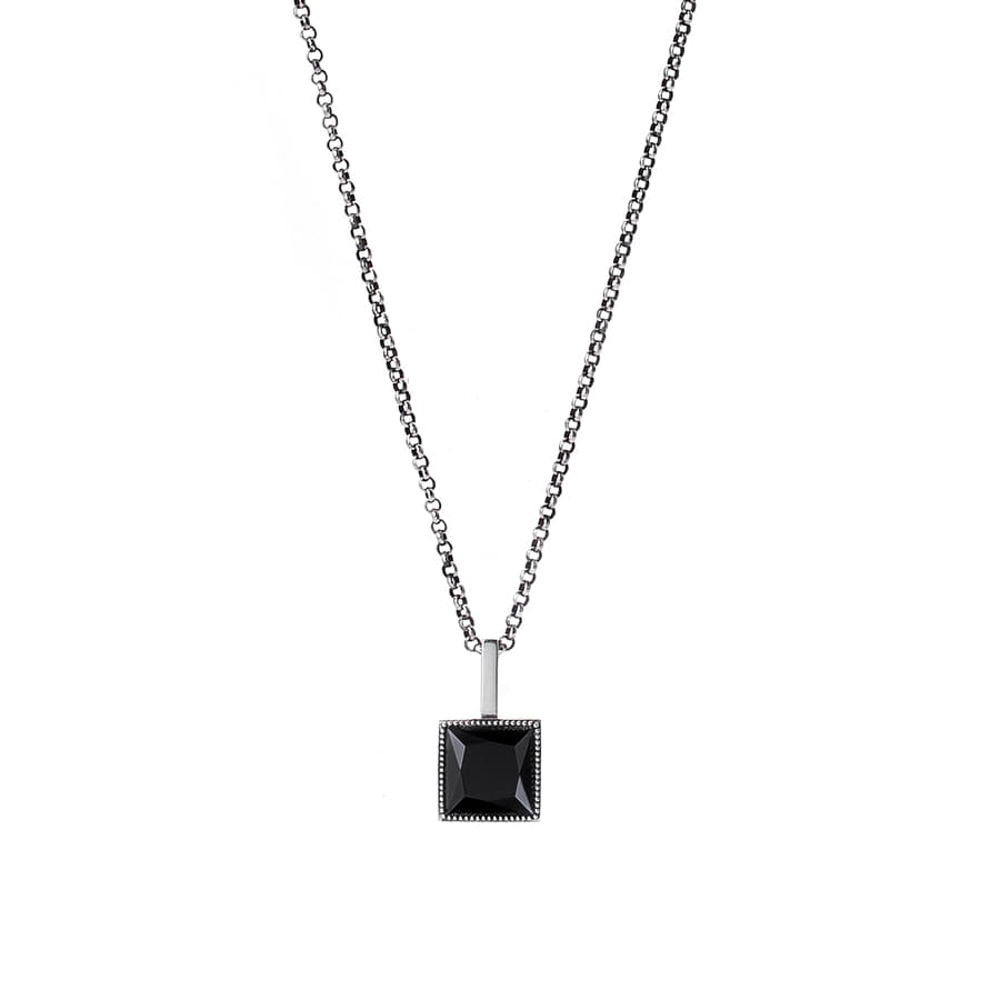 OXN002 : Black Crysta; Necklace